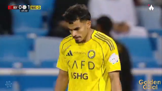 سعد الناصر أرى انه قدم افضل مبارياته معنا ضد الرياض مباراة بدون أخطاء تقريباً، جيسوس واضح اعتمد عليه بهالجهه وجلبه لأجلها وآخر ٣ مباريات طالع بكلين شيت بتواجده كأساسي واعتقد سبب تفضيله عند جيسوس على بوشل هو قدرته على تطبيقه المصيدة بشكل افضل بكثير من نواف.