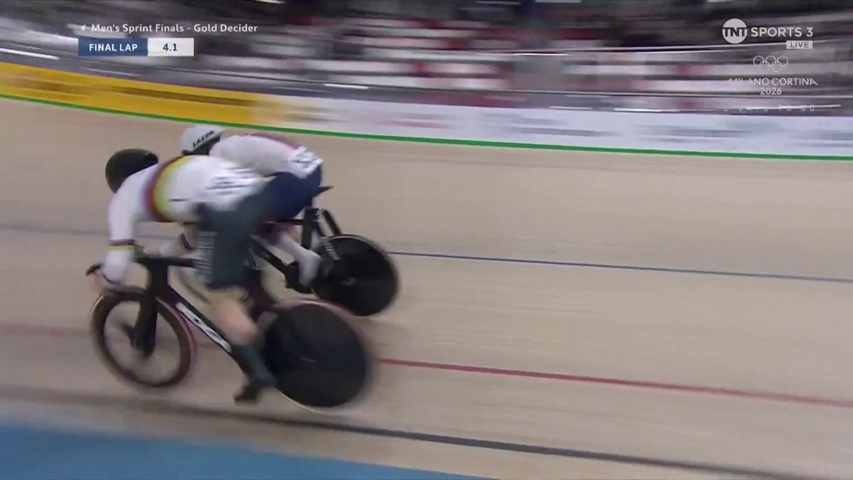 A huge result for Matt Richardson, who takes European Sprint gold by beating world champion Harry Lavreysen — defeated in a major title race for the first time since 2019! 😮