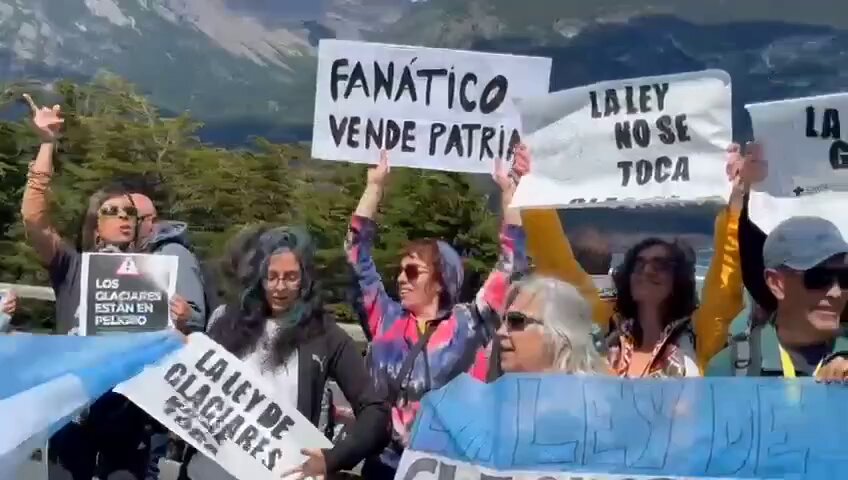 Maravillosa jornada en parque nacional Los Glaciares - El Calafate Los glaciares no se tocan Ley de glaciares no se toca Unidos #PatagoniaEsUnaSola 🇦🇷🇨🇱