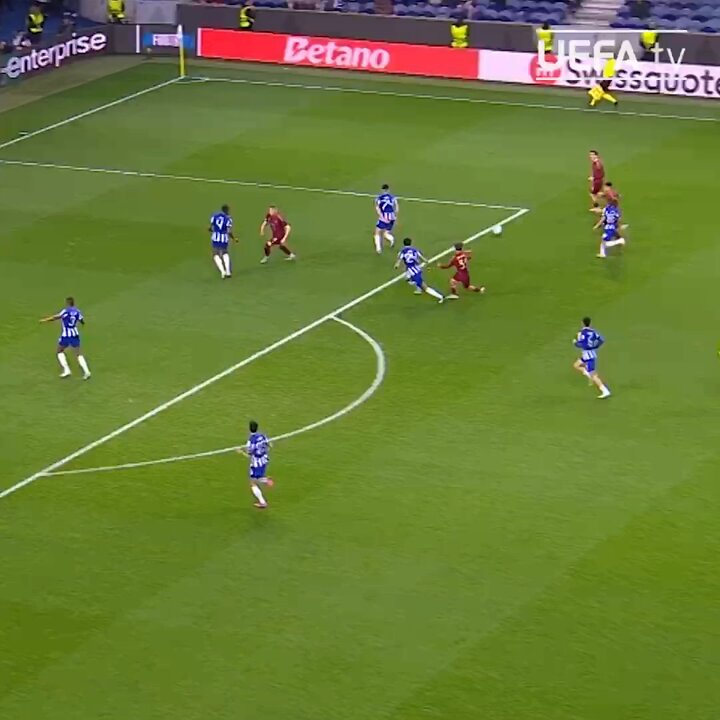 Liverpool Zeki Çelik'e resmi teklif yapmış! Adam Roma'da sözleşme yenilemeyi reddetti, 2.8M euro'yu az buldu, şimdi Arne Slot'un listesinde başı çekiyor. Bedava kapacaklar yazın... Bizim keşfedemediğimiz ne var lan bu adamda?