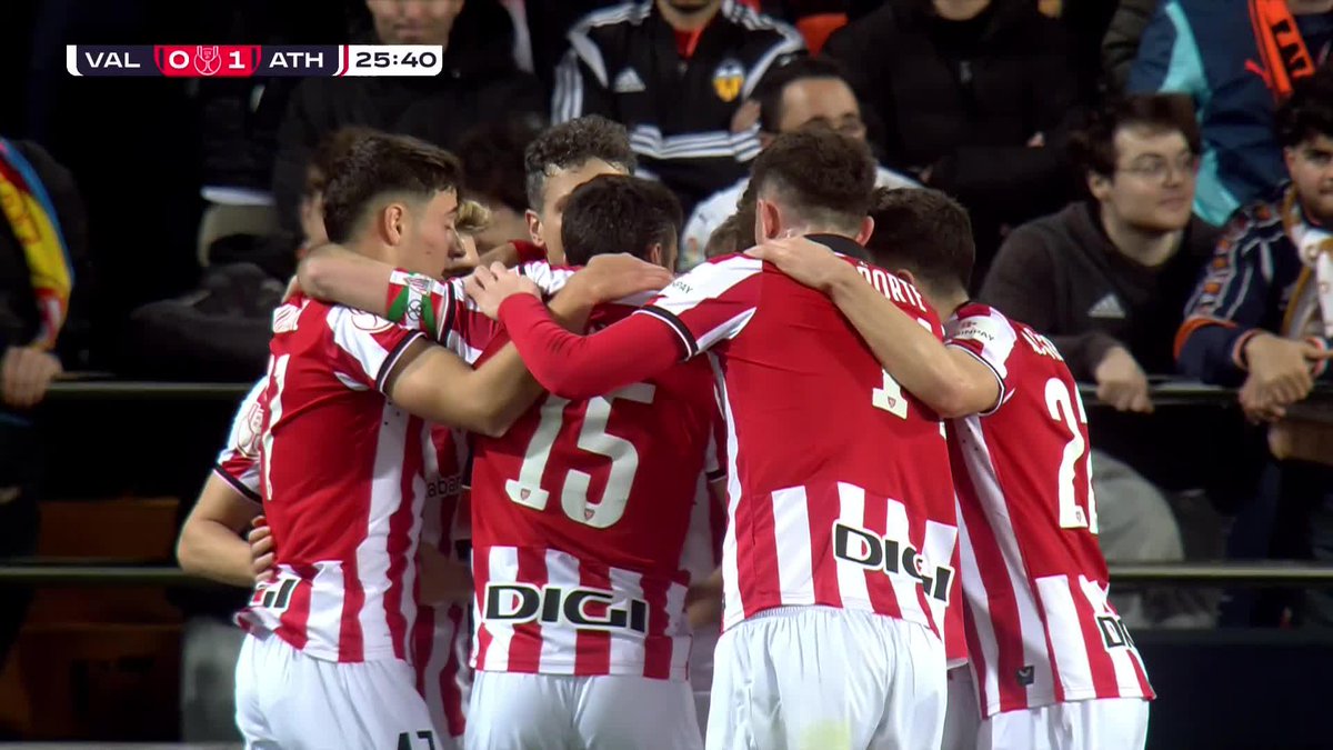 An Umar Sadiq own goal has Athletic Club in front! 🦁 A gift for Los Leones as the header drifted into the corner of his own net 🎁