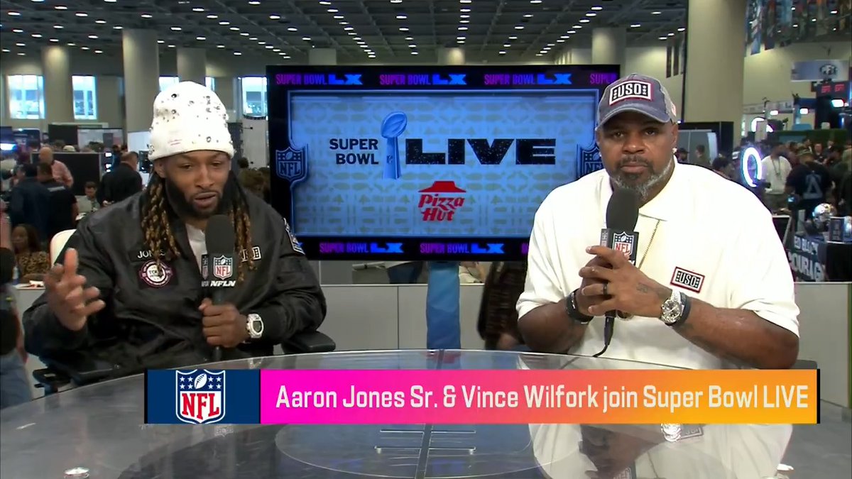 "I feel like he's just continued to prove people wrong." Aaron Jones 3️⃣3️⃣ on his respect for and belief in Sam Darnold after playing with him in Minnesota last season.