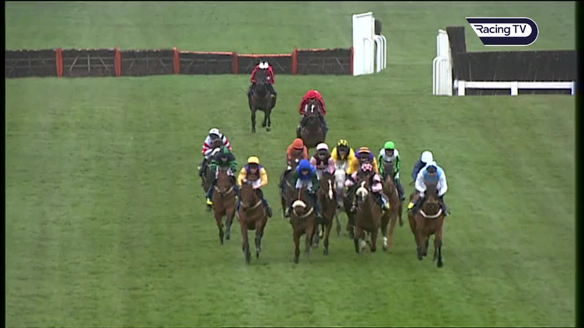 Remember this incredible finish to the 2005 Champion Hurdle? Let's go to bed on that shall we 😍