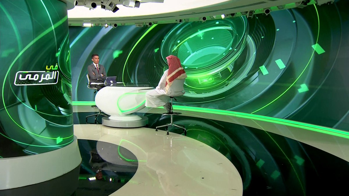 بتال القوس لـ وليد معاذ خلال #في_المرمى: إذا كنت مثلاً رئيس لجنة الانضباط ولدي شركة محاماة وهذه الشركة متعاقدة مع شركة تتبع لرئيس الاتحاد السعودي لكرة القدم أو السلة فهل هذا تضارب مصالح؟ 📺 شاهدوا الحلقة الكاملة من هنا: