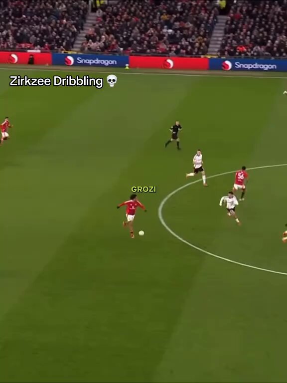 🚨 SON DAKİKA | Yağız Sabuncuoğlu: Joshua Zirkzee, menajerler tarafından Fenerbahçe’ye önerildi. Fenerbahçe’den henüz bir geri dönüş yok.