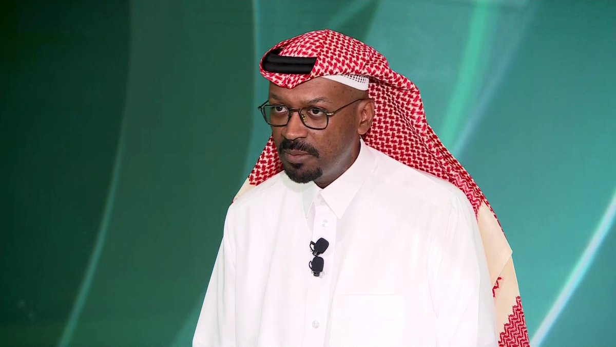 وليد معاذ دعس بتال و جلده في الاخير لدرجة بتال زعل يقوله انتهى وقتنا ههههههههه للي ما يعرف، ترا بتال القوس كان من اعلام النفيعي والداعمين للنفيعي المدافعين عنه في الاعلام عشان كذا زعلان عليه هههههههههههه #الاهلي