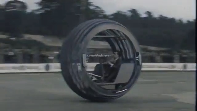 Lied to again, why weren't we told? The Dynasphere was a monowheel vehicle inspired by a da Vinci sketch. Powered by a 6 hp gas engine with 3-speed gearbox, it reached 30 mph and weighed 1k lbs. This four-seat version was demo'd in 1932 and claimed to revolutionize transport.👀