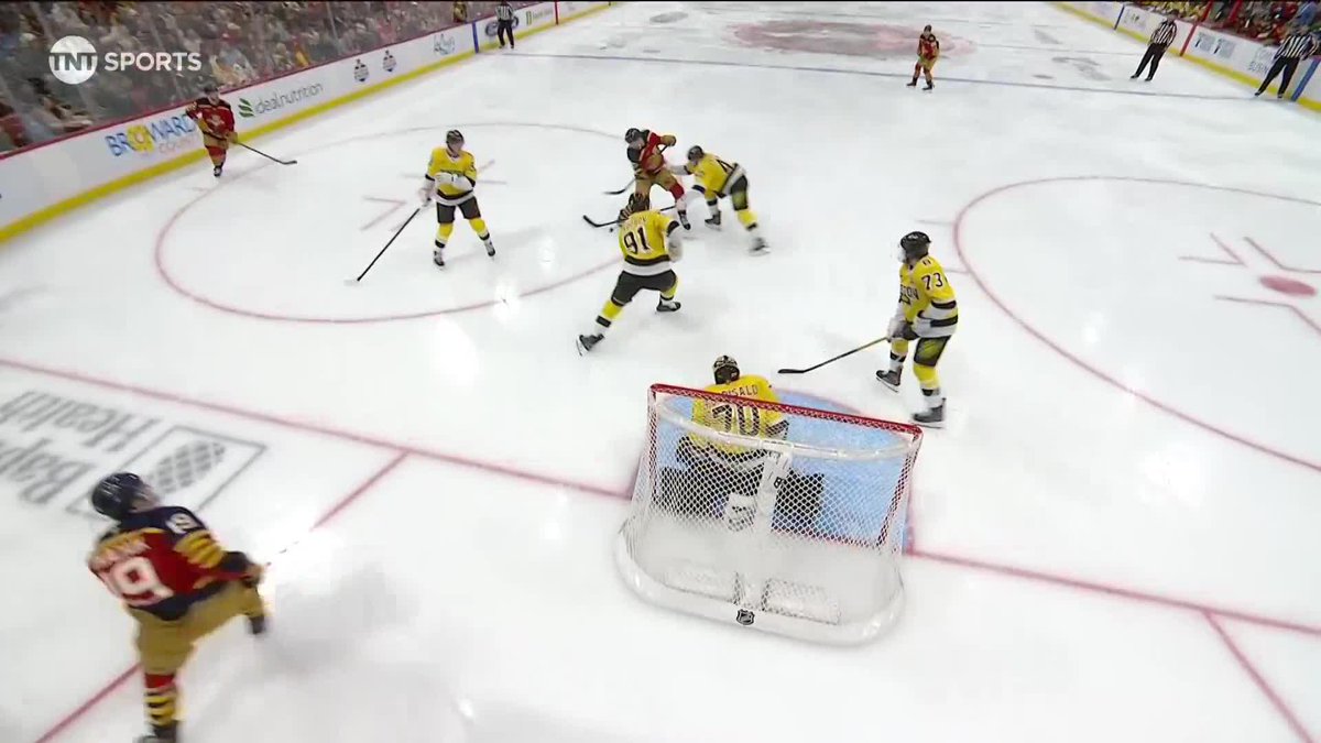 Matthew Tkachuk scores in close and the Cats have the lead! 🔥🚨