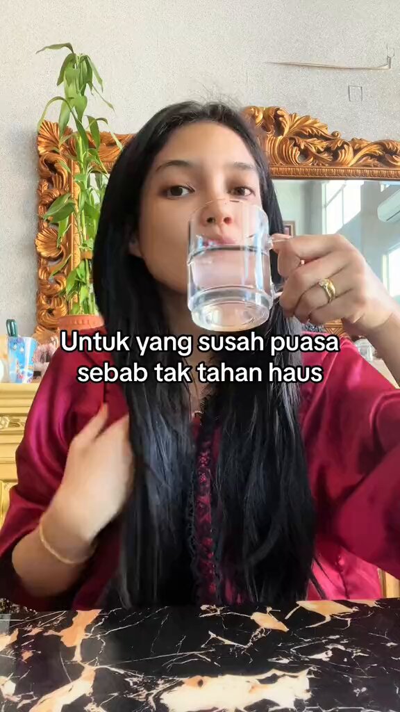 Sape tengah ganti puasa tu try la amalkan air kosong + secubit garam celtic salt atau himalayan pink salt. Sumpah tak haus langsung seharian. Tengah menyusu anak pun tak dahaga yee. I dah try tahun lepas time puasa memang menjadi 💯🙏🏻￼