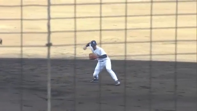 シートノックで軽快な動きを見せる埼玉西武 #石井一成 選手‼✨ #seibulions 👇ライブ配信はこちら