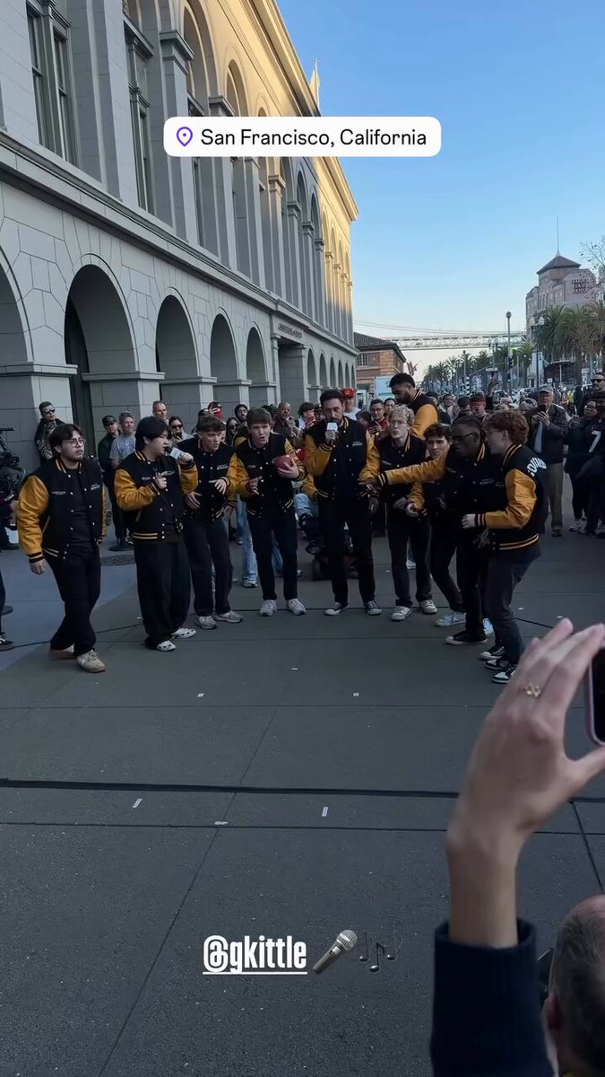 George Kittle out here living it up with the scooter 🛵 😅 Via: Rubicon Talent
