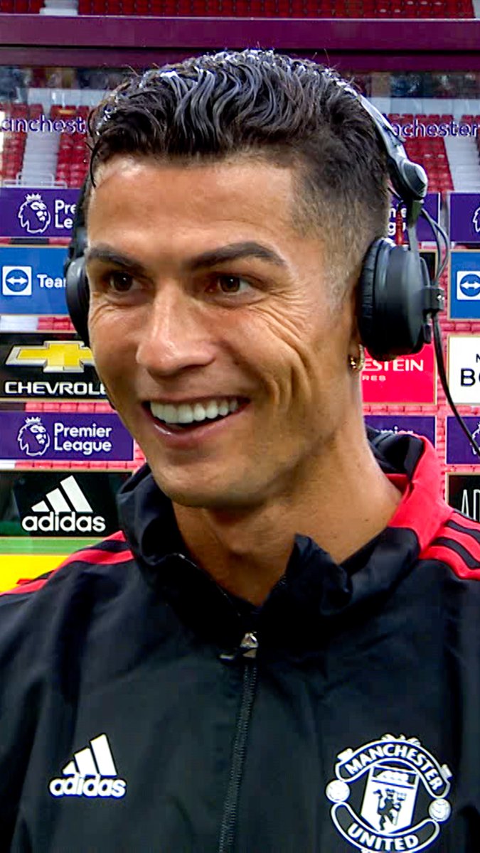 When Cristiano Ronaldo scored two goals on his Manchester United return 😎 The fans stayed and sang his name, drowning out the interview 😂 ↳ Premier League. Live & On Demand with 4K on Football’s New Home, Stan Sport. Stream now. #StanSportAU #PremierLeague