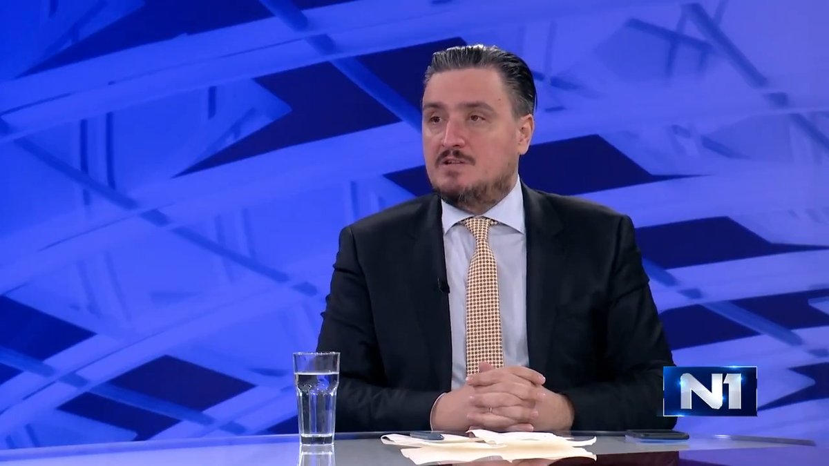 Govoreći o suđenju za slučaj "Generalštab", advokat Jovan Rajic je za N1 rekao da nije logično postupanje predsedavajućeg sudije. "Selaković nije pravno neuka stranka, štaviše, on je profesor na Pravnom fakultetu. A sudija se ponaša prema njemu kao da je infantilan, kao da mu treba staratelj u postupku, kao da neko treba da ga vodi za ruku kroz postupak, a ne kao neko ko ima pet branilaca i svu moć u ovoj državi", rekao je.