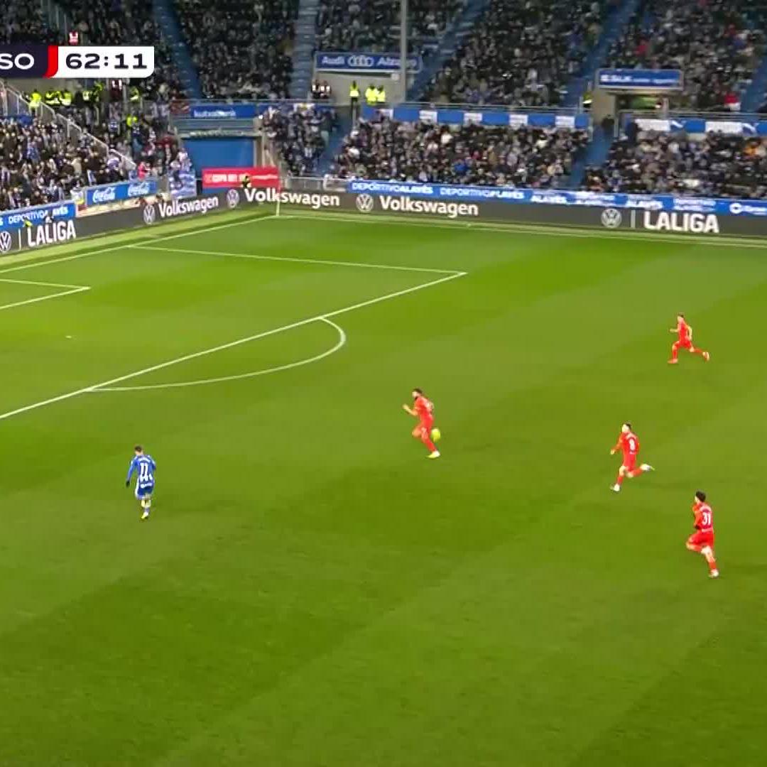 Wenn du deinen Gegner nicht gestoppt bekommst, zieh ihm einfach das Trikot aus #DAZNmoment #CopaDelRey