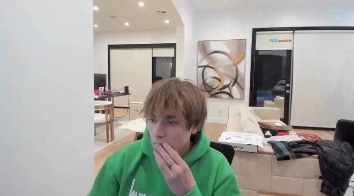 This streamer accidentally showed the private key to his crypto wallet live on stream and within seconds someone drained $100,000 from his account 😭