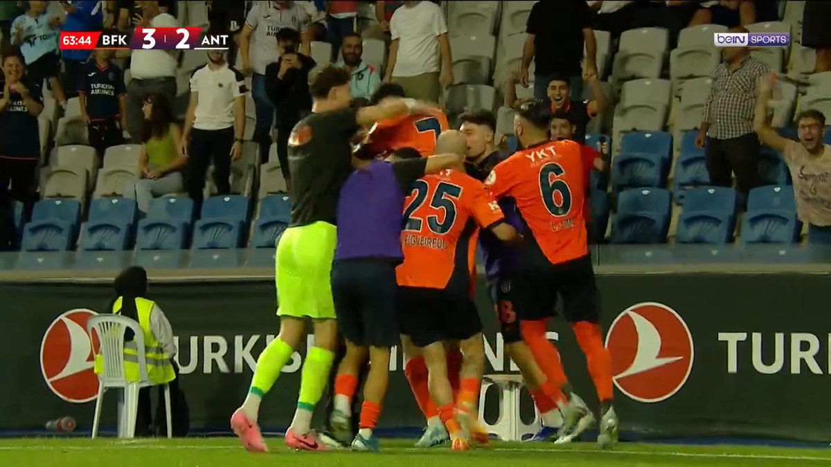 Sana yemin olsun Fenerin şöyle forveti yok kafayı yicem ahahahabansn