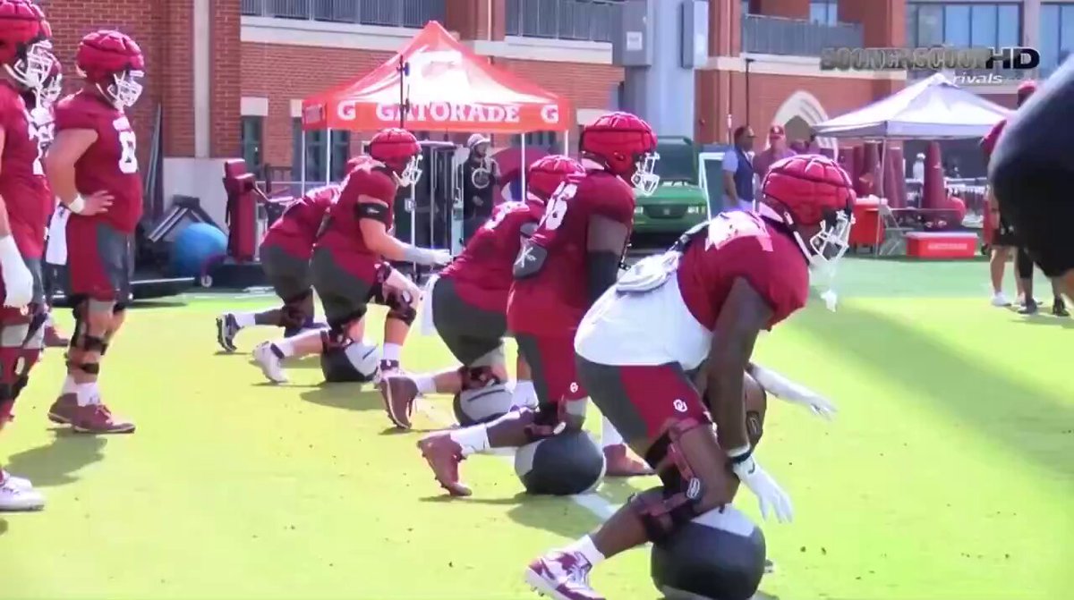 Oklahoma Sooners OL Med Ball Pass Pro Drill