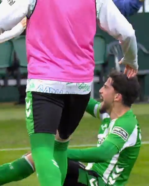 💚 Pablo Fornals desató la locura en La Cartuja. LALIGAHighlights | Real Betis Balompié 🌴💚