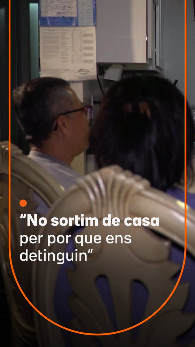 “Tenim por de sortir i que ens agafin, estem pràcticament tancats a casa.” És la situació d’una família mexicana que viu des de fa 10 anys a Minneapolis arran de les batudes antiimmigració. “Només penses que t'estan vigilant pel teu color de pell.”