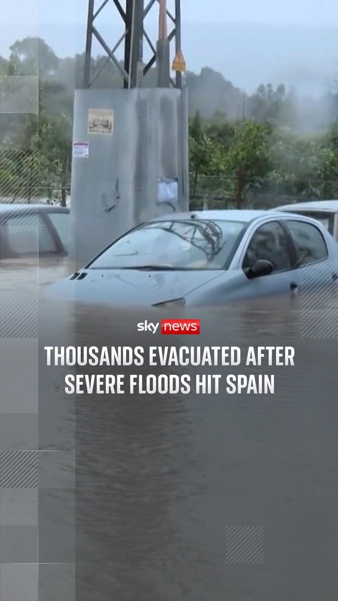 Torrential rain from Storm Leonardo has battered the southern region of Andalucia, with more extreme weather forecast for the weekend. Portuguese authorities say a man has died, while a girl is missing in Spain's Malaga province. 🔗