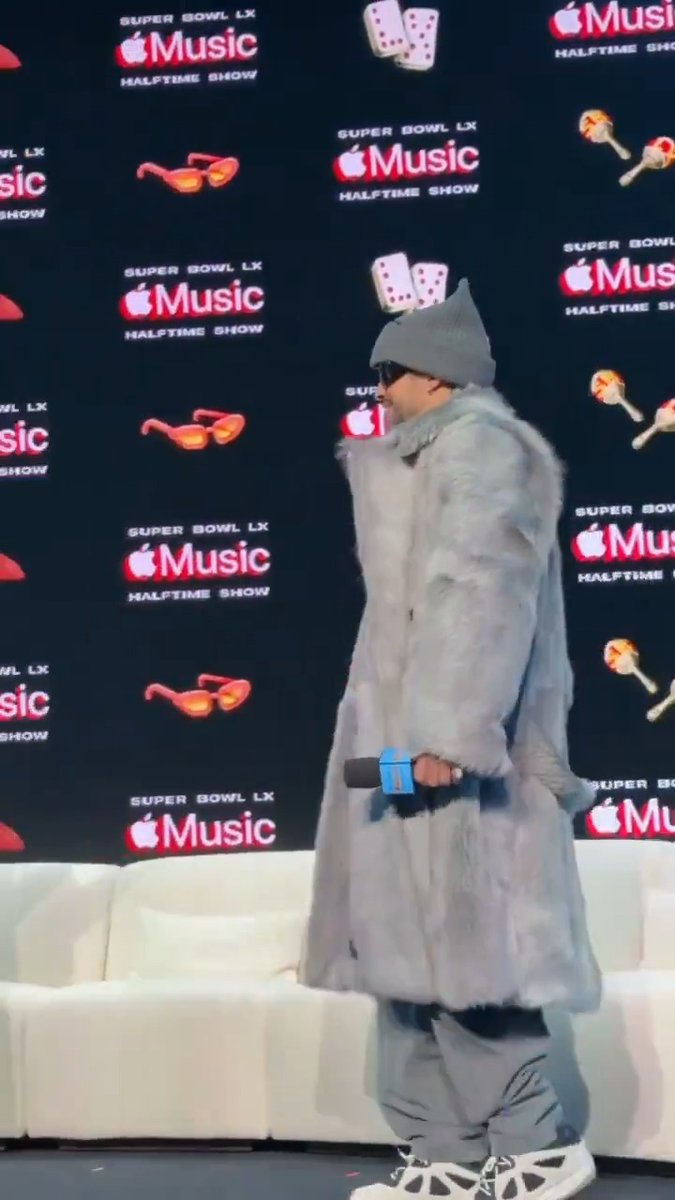 Bad Bunny arrives for the SBLX #AppleMusicHalftime Show press conference 🤩 Benito Antonio @applemusic