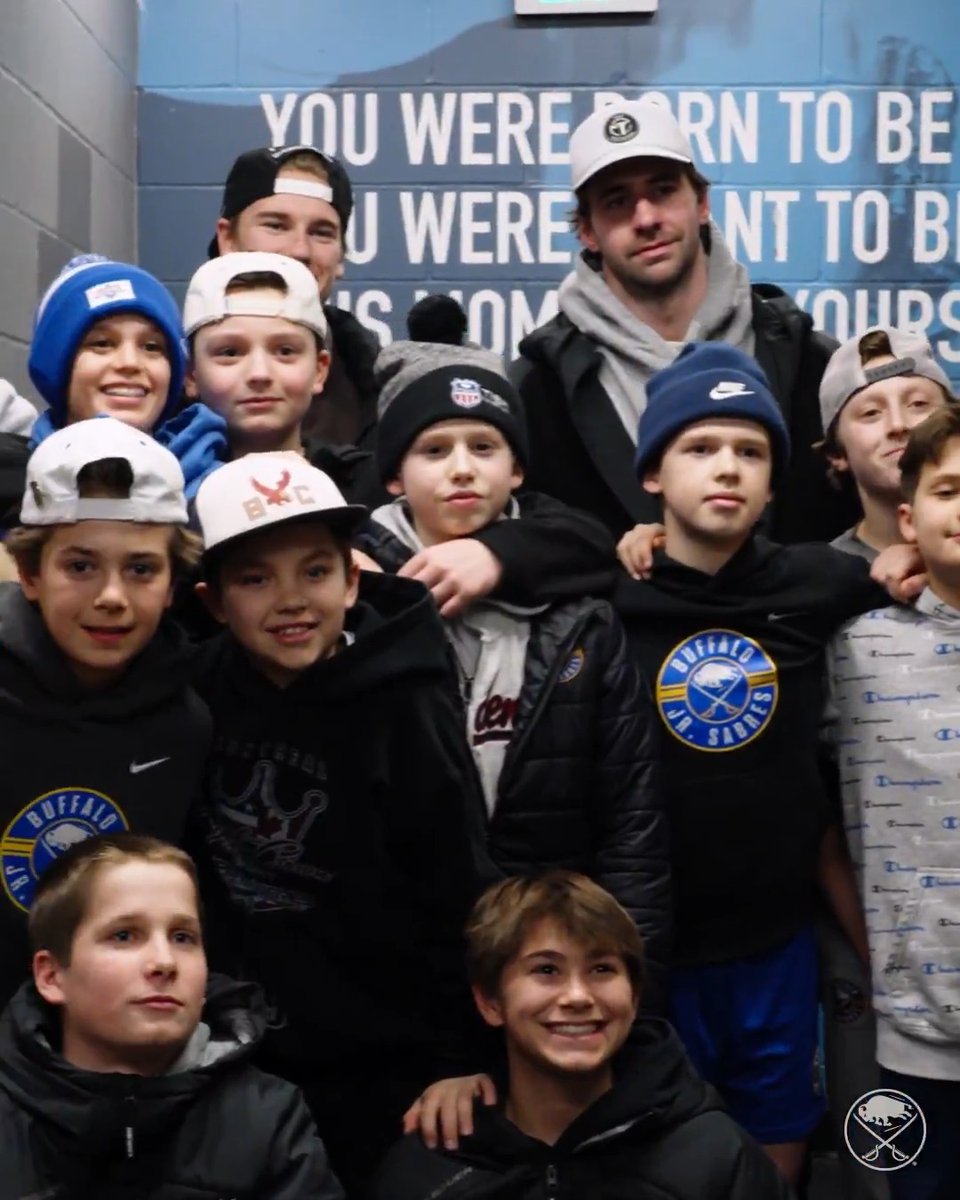 Sammy and Doaner stopped by to wish the Jr. Sabres luck before they leave for the Quebec International Pee-Wee Hockey Tournament ☺️