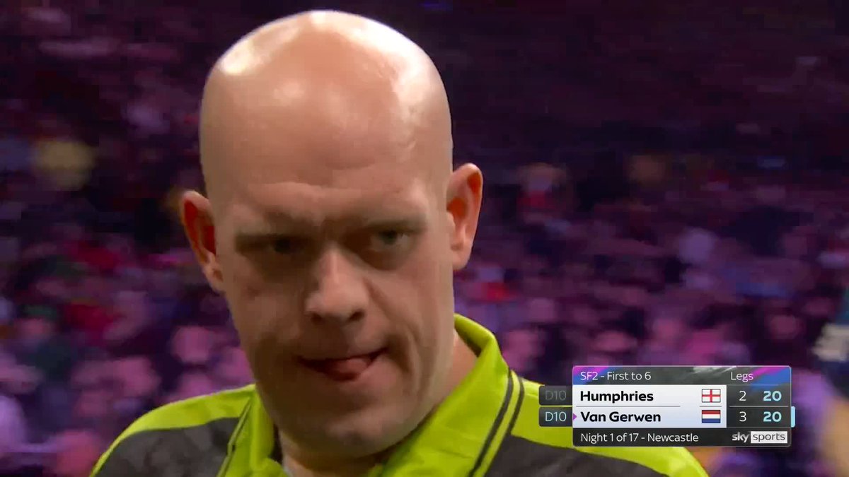 MVG LEADING! Doubling woes for Luke Humphries, as Michael van Gerwen capitalises and leads 4-2! 📺 #PLDarts | SF2