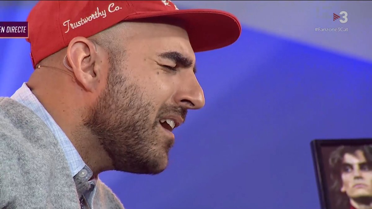 🔵🔴 Música en directe al “Fanzone” amb Nil Moliner que ens interpreta “Ara”. #Fanzone3Cat ▶