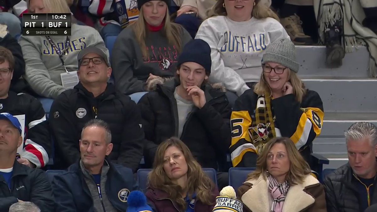 FIRST GAME, FIRST SHOT, FIRST GOAL FOR AVERY HAYES 🐧 And look at the family's reaction!