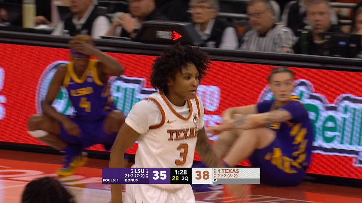 The moment Rori Harmon tied the Texas steals record 🔥 Harmon is the only active D-I player to be her program's career leader in both assists and steals 👏