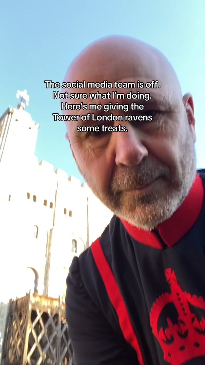Hello, the Tower of London's Ravenmaster here 👋 Just Henry and I doing our best, please like and comment 🐦‍⬛