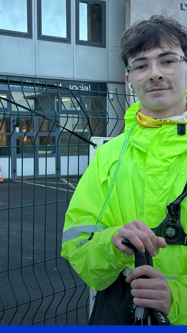 "Je ne m’attendais pas à autant": Mathis marche 32 kilomètres par jour entre chez lui et son lycée pour récolter des dons 💰 Aujourd'hui la cagnotte dépasse les 30.000 euros 🤳 Notre reporter Robin Bernaud est allé l'accompagner entre Troarn et Caen