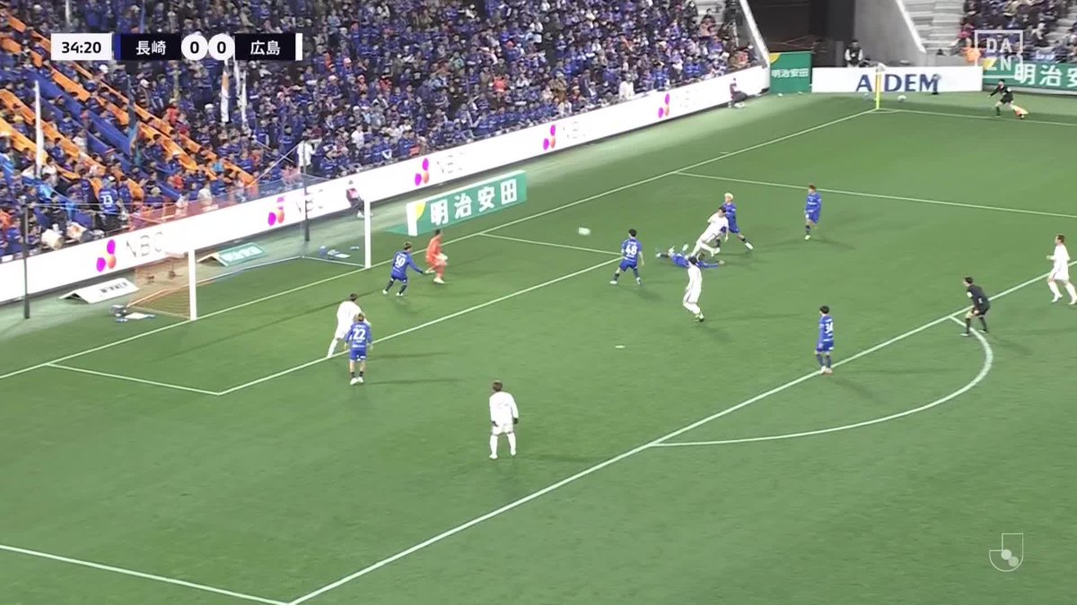 #モーメントブースター でシェアして盛り上がれ!​ ⚽️ゴール (34:26) 👟中野 就斗 🆚V・ファーレン長崎 vs サンフレッチェ広島 ​📺​DAZNでライブ配信中​ #DAZN #FanZone Sony｜NURO 光 #NURO光 #感動を止めるな #前田大然