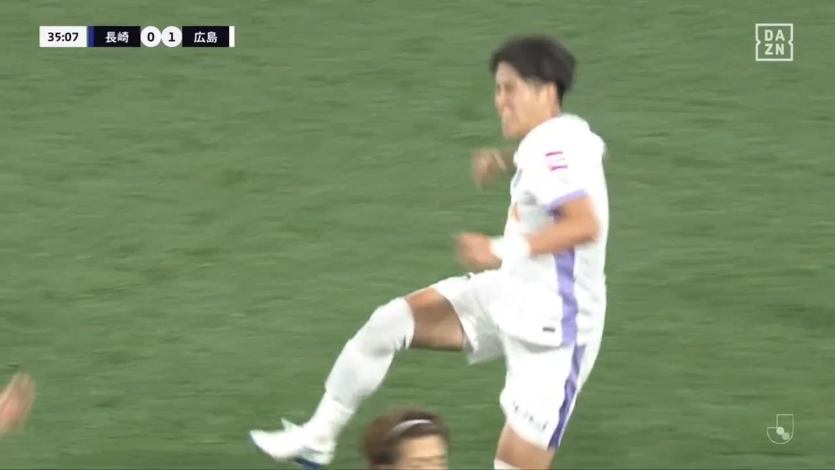 完璧な切り返しから完璧なコースへ ピースマッチで先手を取ったのは広島 中野就斗の鮮やかなゴラッソ🎯 🏆明治安田J1百年構想リーグ 🆚長崎×広島 🆓DAZN 無料ライブ配信中 ⏩ #Jリーグ だったらDAZN #Jリーグ開幕