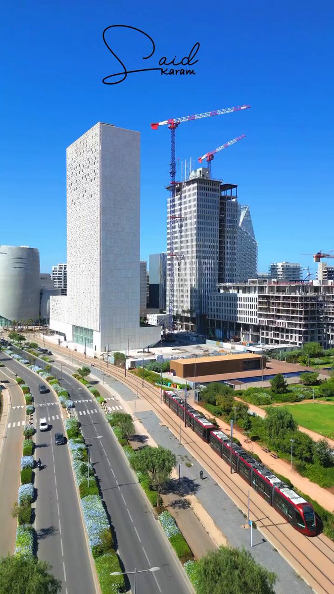 📍Look at the Urban planning in Casablanca, Morocco in Africa, world's poorest continent. Mumbai's GDP is 8 X larger than Casablanca GDP. With each passing day, I'm getting convinced that we are cooked by insane corruption.