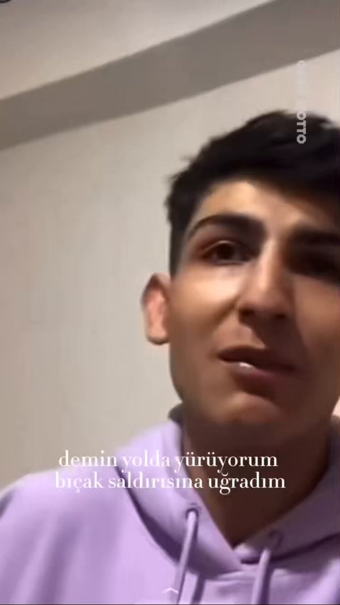 Bazen diyorumki taha iyiki göçüp gitti bu dünyadan çünkü o zamanlarda bile çocuğun boyu kilosu konuşması kıyafetleri dalga konusu olmuştu şimdi olsa çocuğa neler neler yaparlardı