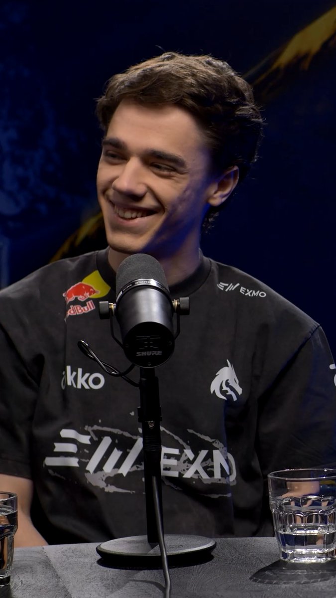 "I got 3k elo with 600 hours. Am I genius?" Chad Burchill went through ً's HLTV comments 😅 #IEM