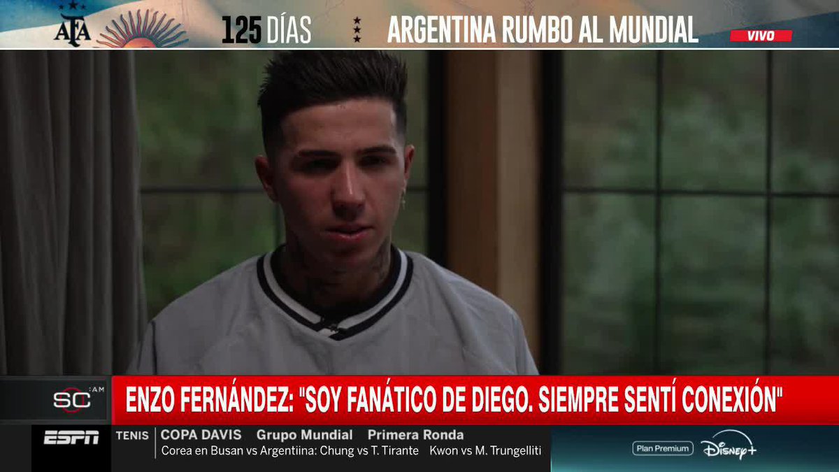"ME GUSTA JUGAR CON MOI, ES UN CRACK". Enzo llenó de elogios a Caicedo, su compañero en el mediocampo del Chelsea. 📺 #DisneyPlus Plan Premium