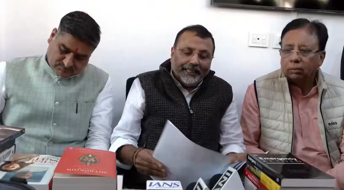 नक़ली गांधी खानदान के धागे अच्छे से खोल दिए निशिकांत दुबे जी ने 🔥 और करो किताब पर चर्चा
