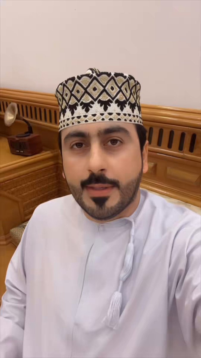 تنطلق يوم الأحد المقبل فعاليات ملتقى (معًا نتقدم) وسط إقبال واسع وثقة متجددة من الجمهور، في مساحة حوار تجمع الحكومة بالمجتمع، تُصغي فيها للآراء، وتُناقش التطلعات، وتستعرض السياسات والبرامج التنموية بروح تشاركية بناءة.. ملتقى يعكس نهج التواصل ويصاحبه برنامج (صنّاع الأفكار - هامات) ومعرض (منجزات الحاضر ورؤى المستقبل) #معا_نتقدم #جمعه_مباركه #يوم_الجمعة #الحل_في_مسقط