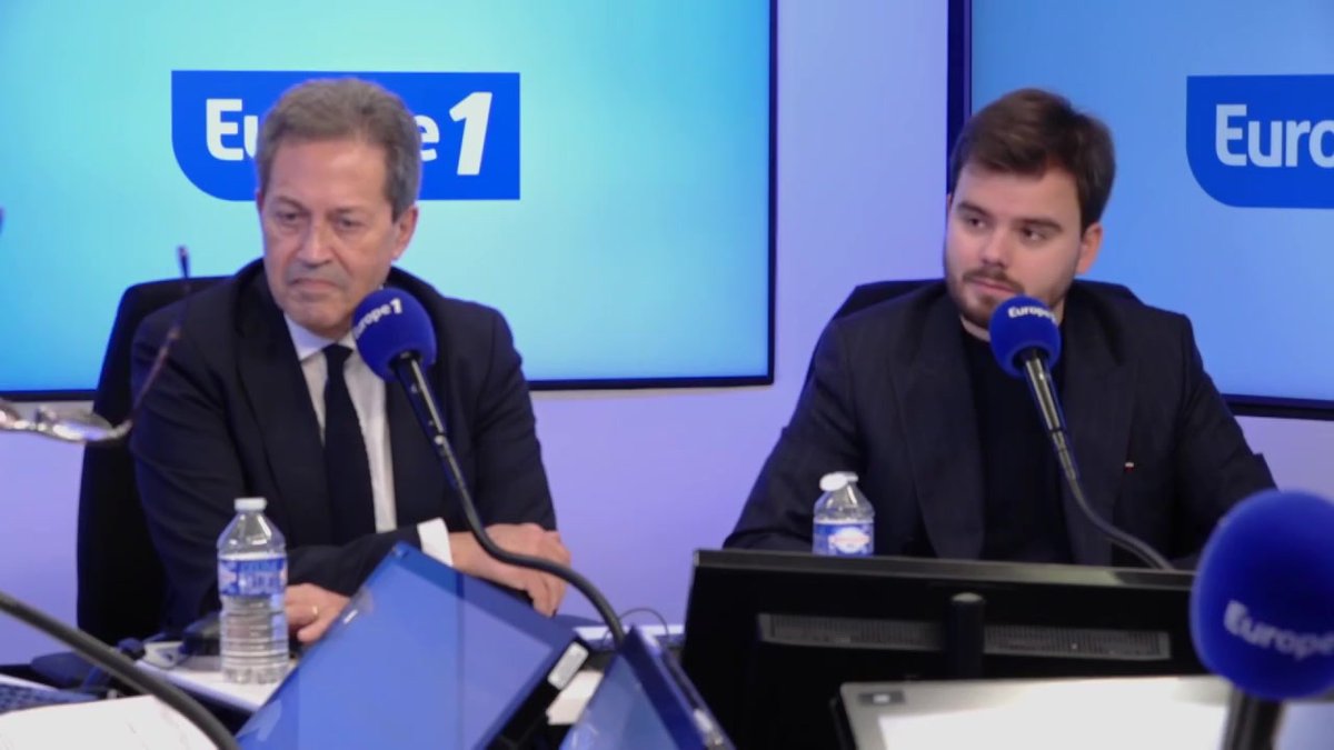 L'interview d'Emmanuel Macron à Brut : "Le pire, c'est qu'il dit qu'on a mal compris. Donc, en fait, on est tellement bête qu'on n'arrive pas à comprendre que son bilan est génial" explique Gauthier Le Bret dans #PascalPraudEtVous sur #Europe1