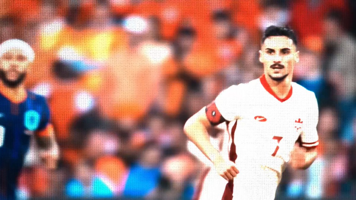 Commanding the pitch 🇨🇦 Welcome to Los Angeles, Stephen Eustáquio.