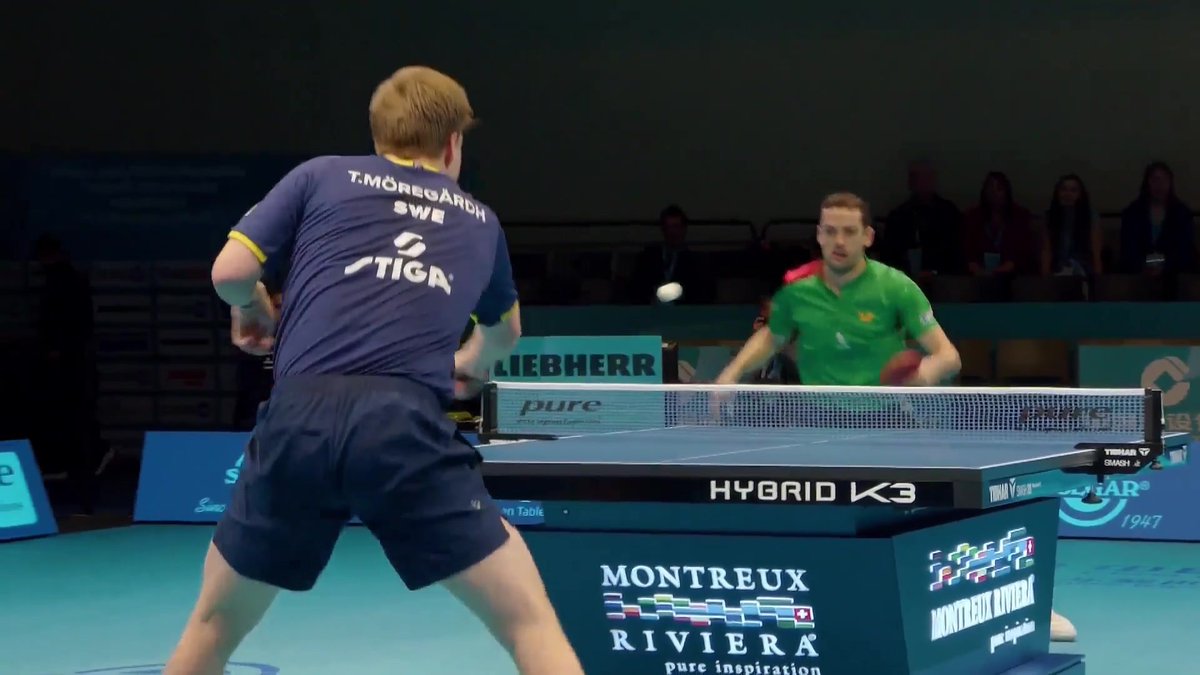 Grosse surprise à Montreux ! Le 83e joueur mondial Freiras sort la tête de série n°1 du top 16 européen Moregaard dès les huitièmes de finale ! Le tableau est ouvert pour les Français ? #lequipePING