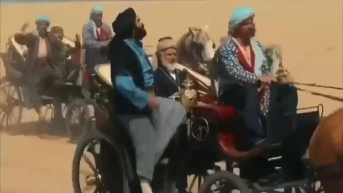 KİMLERDEN KORKMALI! (Görüntüde arka planda yer alan dağ Erciyes Dağıdır. At arabalarının yolculuğu İncesu’dan Yeşilhisar’a (ki memleketimdir) giderken şimdi kurumuş olan ‘’Tuzluk’’ bölgesinden geçer. Video Mahsun Kırmızıgül'ün ‘’Vezir Parmağı’’ adlı filminden alınmıştır.)