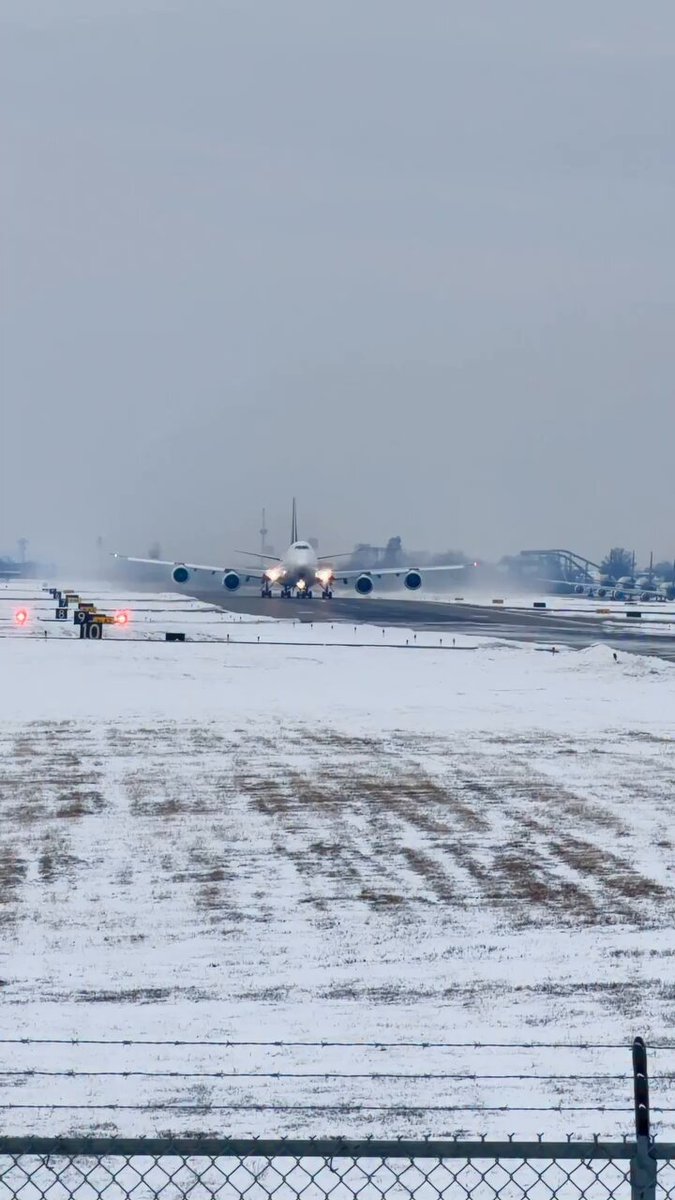 UPS 747-8F Heavy takeoff at Louisville SDF Airport 🛫 📸 sdf.planespotting Not an ad