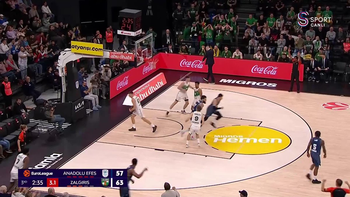 Anadolu Efes'te harika paslaşmalar üçlükle tamamlanıyor! 🔥