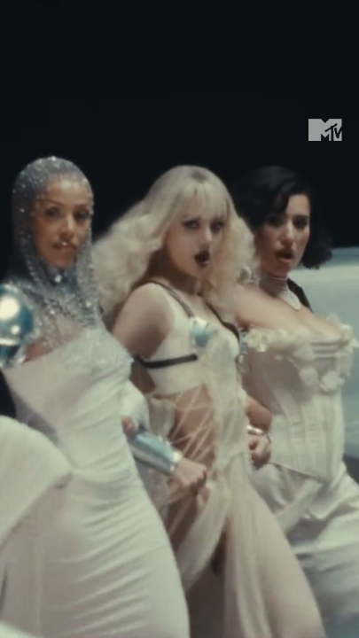 1 aninho dessa, bests 😮‍💨 Escuto e me sinto a mais mais 🫦 #LISA @dojacat RAYE queria eu ser vocês 😔 #MTVMúsica