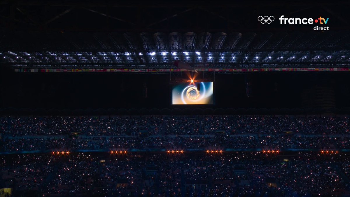 🇮🇹 FLASH | La cérémonie d’ouverture des Jeux Olympiques d’hiver a démarré en Italie ! Des artistes comme Mariah Carey y performent.