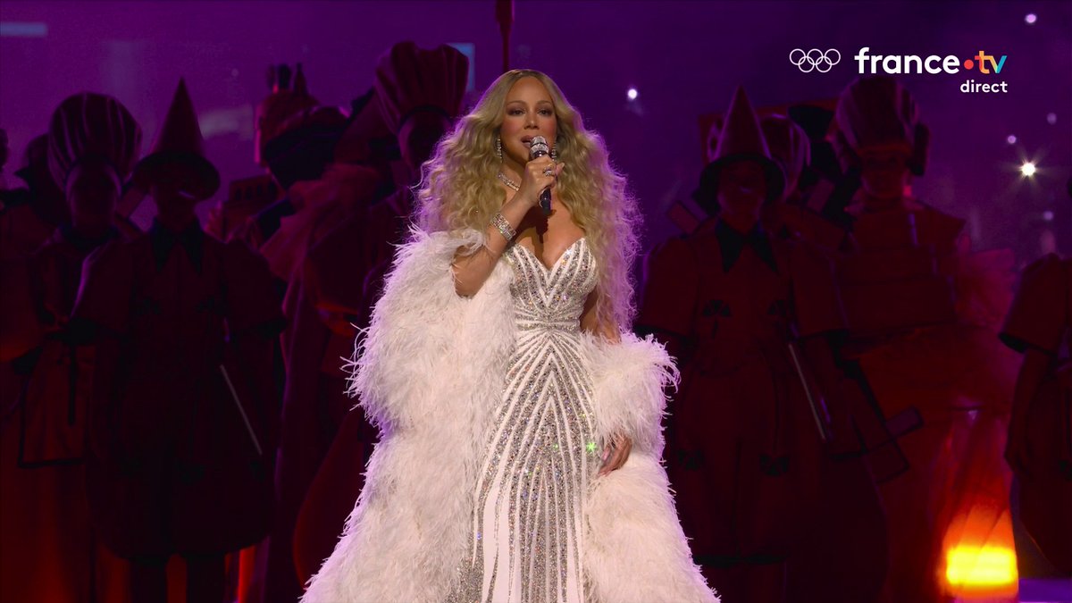 C’est le premier temps fort de cette cérémonie d’ouverture des JO de #MilanoCortina2026 : Mariah Carey reprend "Nel blu dipinto di blu", tube iconique de la chanson italienne.