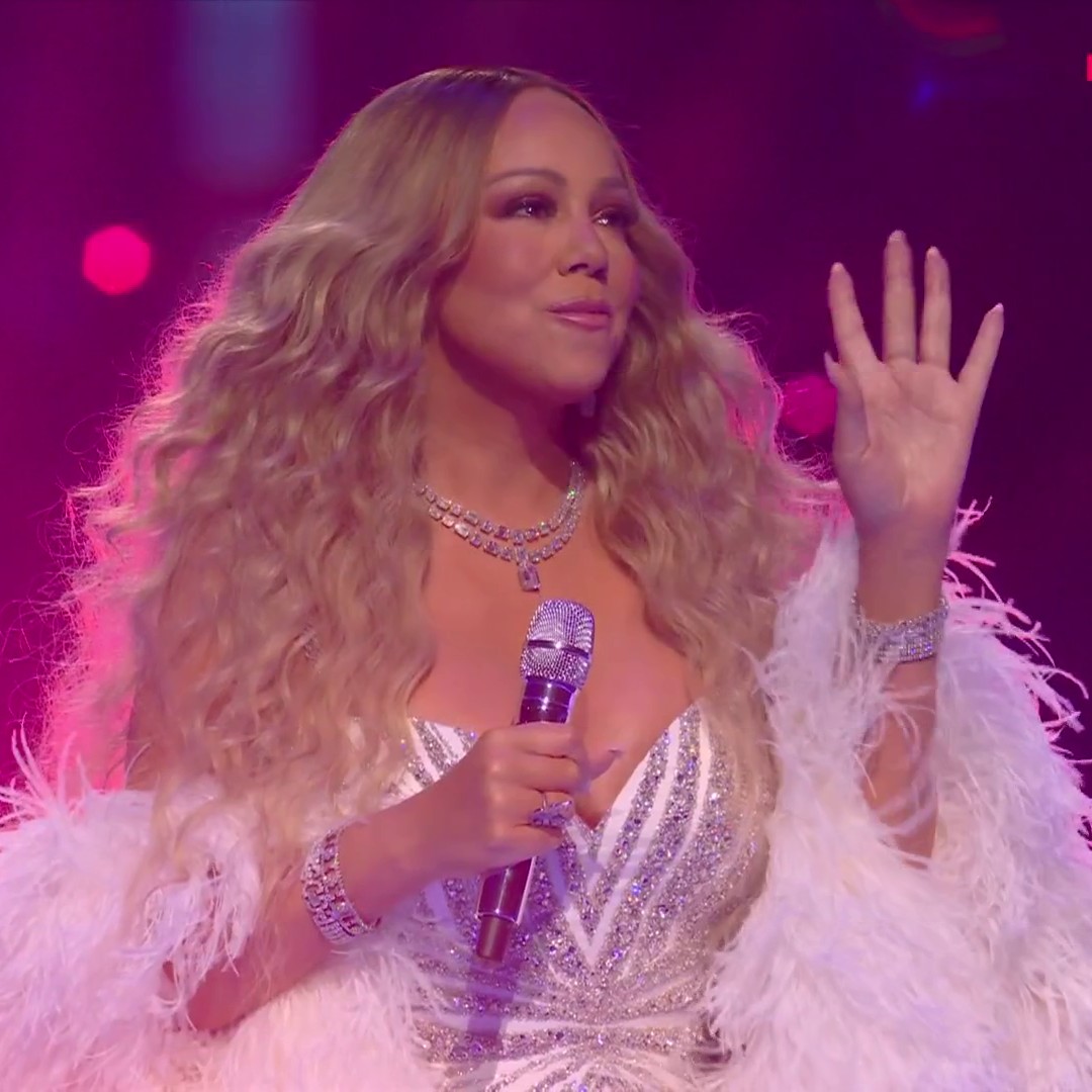 🇮🇹 EN IMAGES | Mariah Carey a illuminé la cérémonie d’ouverture des Jeux Olympiques d’hiver en Italie. 🤩